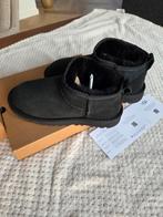 Ugg Ultramini, Ophalen of Verzenden, Nieuw, Zwart