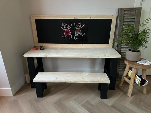 Nieuwe speeltafel met krijtbord en bankje. 120x50x40, Kinderen en Baby's, Speelgoed | Speeltafels, Nieuw, Ophalen