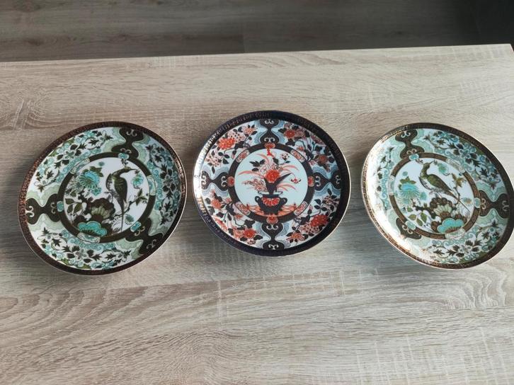3 x Saji Imari Japans porseleinen antiek wandborden, Antiek en Kunst, Antiek | Wandborden en Tegels, Ophalen of Verzenden