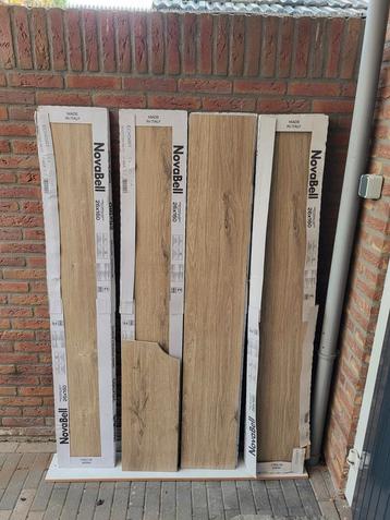 5 m2 Houtlook tegels 160x26 cm beschikbaar voor biedingen