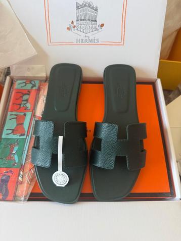 Hermes oran slippers sandalen beschikbaar voor biedingen
