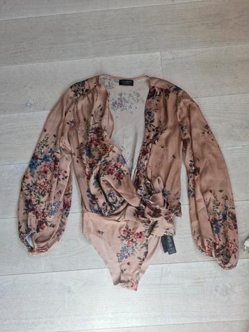 Prachtige blouse body van zara beschikbaar voor biedingen