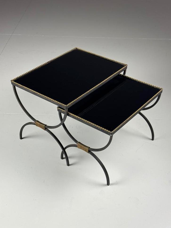 Vintage Nesting Tables zwart glas, Huis en Inrichting, Tafels | Bijzettafels, Gebruikt, Rond, 45 tot 60 cm, Minder dan 55 cm, Glas