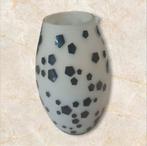 Nieuw glazen vaas  zwart / wit, Antiek en Kunst, Antiek | Glas en Kristal, Ophalen of Verzenden