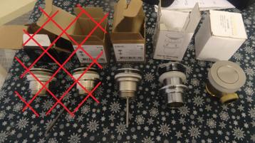 Nette en nieuwe Klikpluggen / Clickpluggen / afvoer (3x) beschikbaar voor biedingen