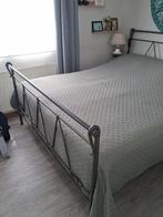 Metalen bed met 2 elektrische lattenbodems., Huis en Inrichting, Slaapkamer | Bedden, Ophalen, Verstelbaar, Tweepersoons, Zo goed als nieuw