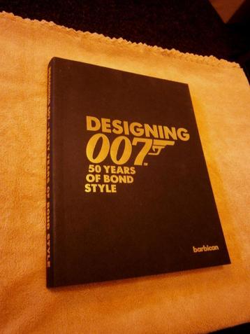 DESIGNING 007: 50 YEARS OF JAMES BOND STYLE ( BARBICAN) beschikbaar voor biedingen