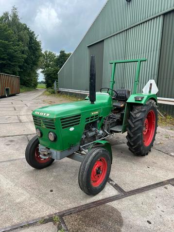 Zeer mooie en goede deutz d 4006 tractor trekker beschikbaar voor biedingen