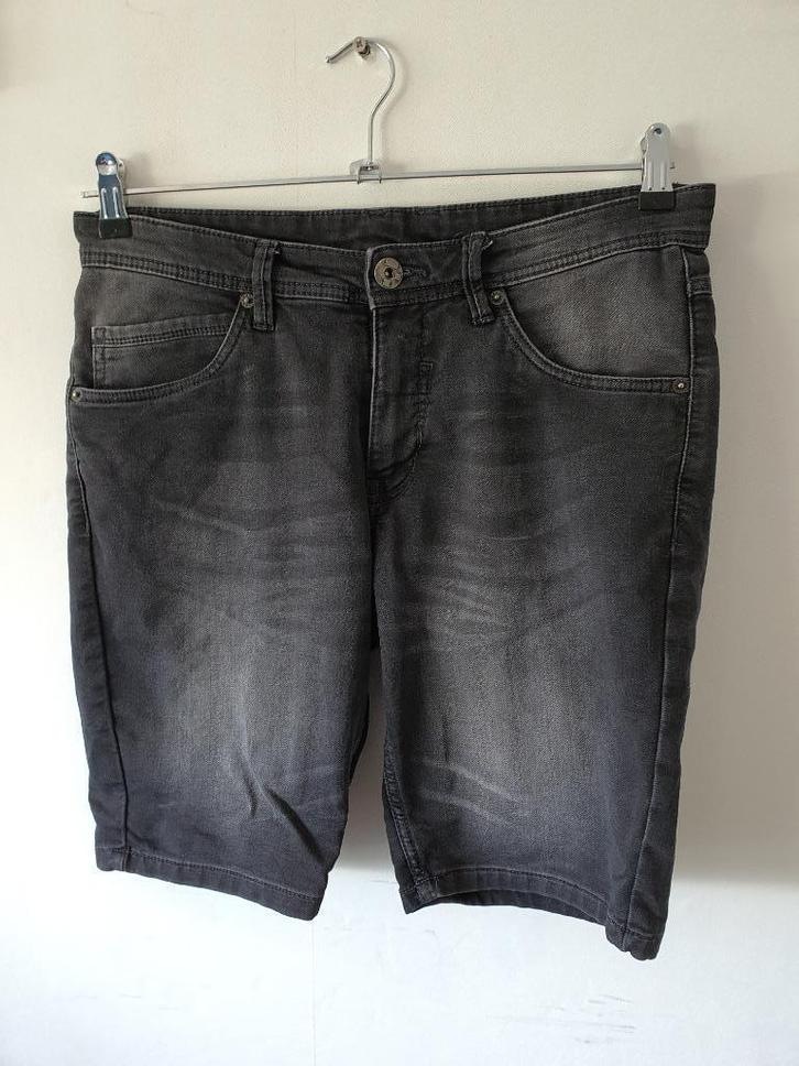 korte heren spijkerbroek, maat 48 *28*, Kleding | Heren, Spijkerbroeken en Jeans, Zo goed als nieuw, W32 (confectie 46) of kleiner