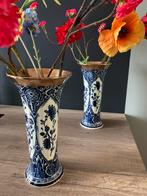 2 delfts blauwe vazen incl bloemen, Ophalen of Verzenden