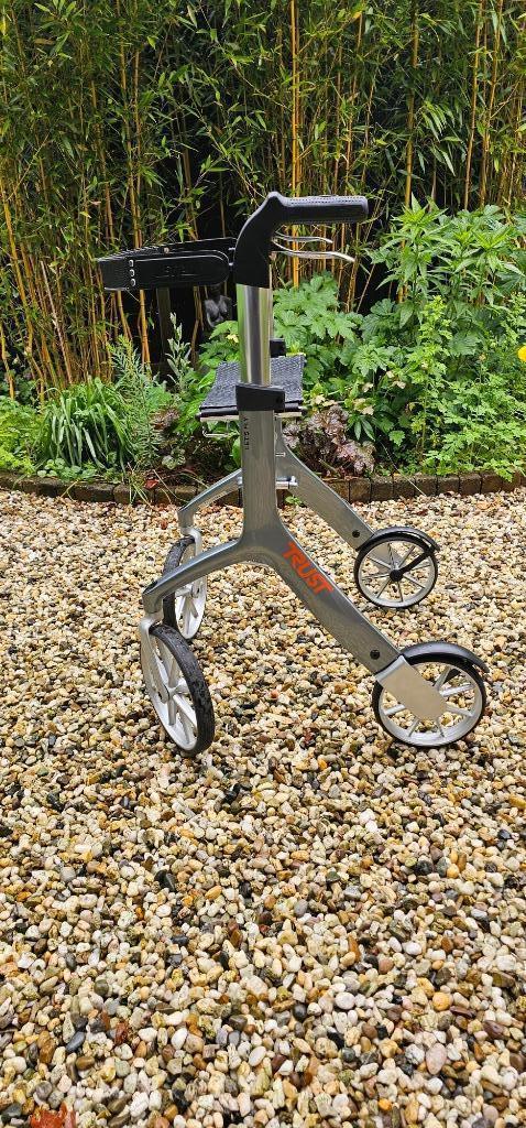 TrustCare let's fly lichtgewicht rollator - Grijs, Diversen, Rollators, Zo goed als nieuw, Lichtgewicht, Ophalen