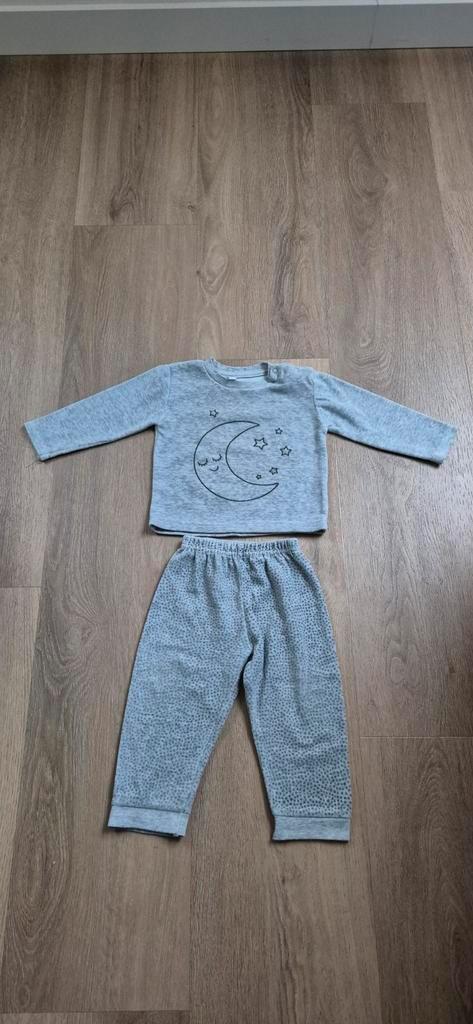 Zachte pyjama, maat 80, Kinderen en Baby's, Babykleding | Maat 80, Zo goed als nieuw, Jongetje of Meisje, Nacht- of Onderkleding