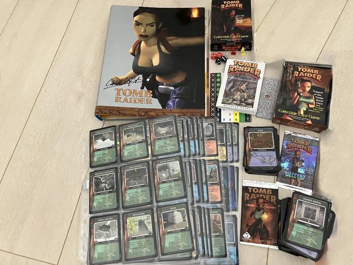 Tombraider Collectible Card Game Starter Decks 2 stuks, Hobby en Vrije tijd, Verzamelkaartspellen | Magic the Gathering, Zo goed als nieuw