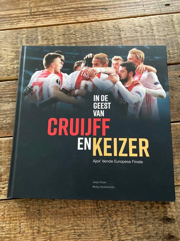 Jaap Visser - In de geest van Cruijff en Keizer, Boeken, Sportboeken, Zo goed als nieuw, Balsport, Ophalen of Verzenden