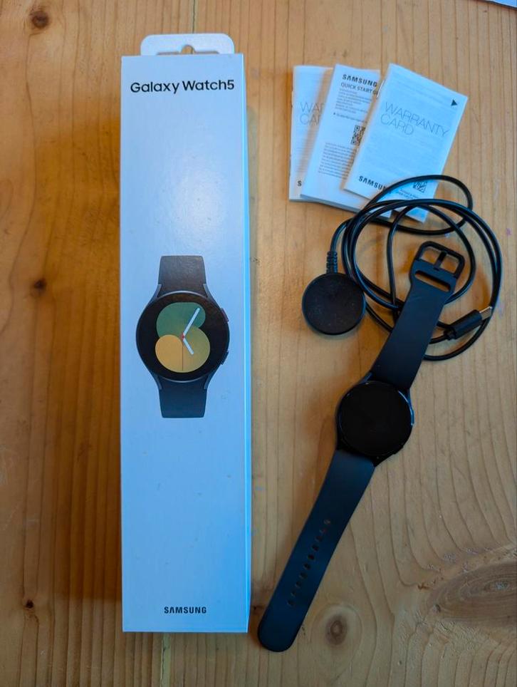 Samsung Galaxy Watch 5 - Zwart, Sieraden, Tassen en Uiterlijk, Smartwatches, Zo goed als nieuw, Android, Zwart, Afstand, Calorieverbanding
