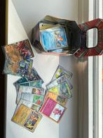 Blik met 100 Pokémon Kaarten, Ophalen of Verzenden, Gebruikt, Meerdere kaarten, Foil