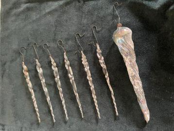 Grote glazen pegel met 6 kleintjes beschikbaar voor biedingen