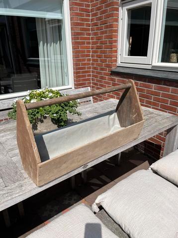 Oud landelijk antiek sober plantenbak hout gereedschapskist beschikbaar voor biedingen