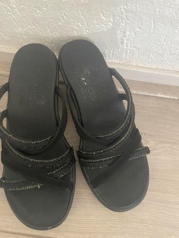 Skechers slippers maat 36 beschikbaar voor biedingen