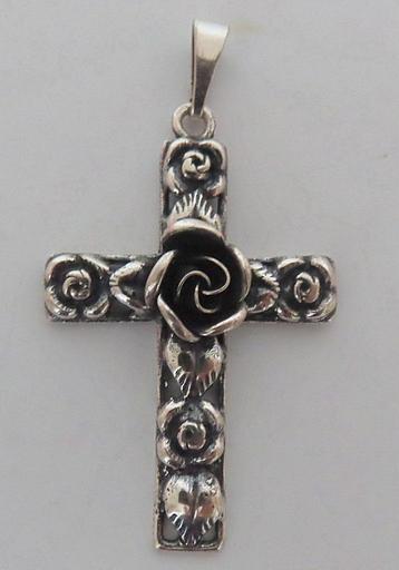 Uit inboedel: Zeldzame hanger kruis TEKA, met rozen, incl ve beschikbaar voor biedingen