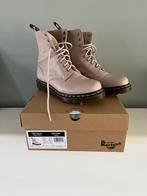 Dr Martens Pascal Virginia maat 42 NIEUW! Inc doos een bon, Kleding | Dames, Nieuw, Beige, Ophalen of Verzenden, Hoge laarzen