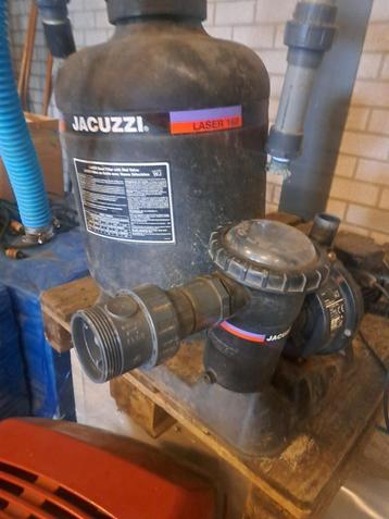 zwembadpomp met groot zandfilter beschikbaar voor biedingen