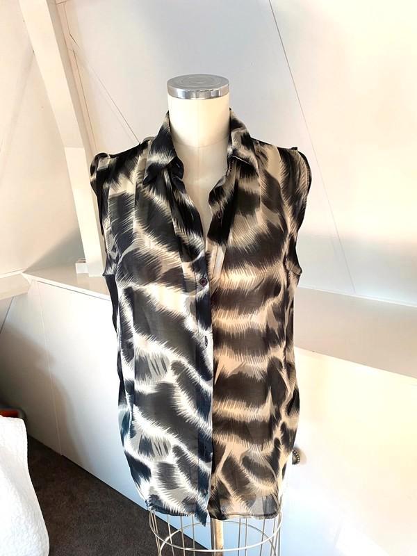 SECOND FEMALE beige grijze blouse 38 CHCS zgan, Kleding | Dames, Blouses en Tunieken, Zo goed als nieuw, Maat 38/40 (M), Beige