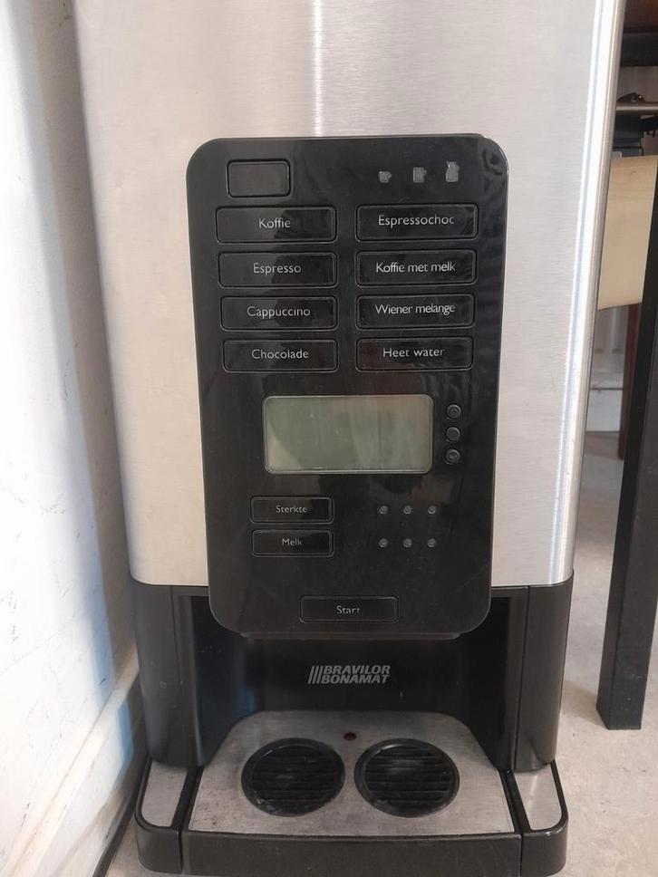 Professionele Bravilor FreshMore koffiemachine in uitstekend, Witgoed en Apparatuur, Koffiezetapparaten, Zo goed als nieuw, Koffiemachine
