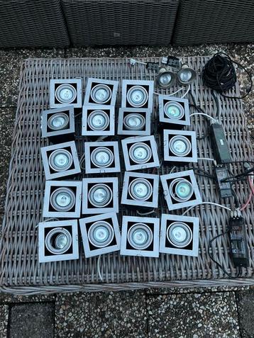 Dimmers en lamp 19 spotjes alles in 1 koop beschikbaar voor biedingen
