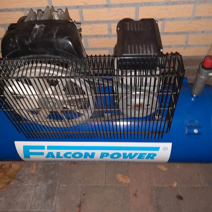 Compressor - Falcon Power, Doe-het-zelf en Verbouw, Compressors, Gebruikt, 6 tot 10 bar, 25 tot 100 liter, 200 tot 400 liter/min