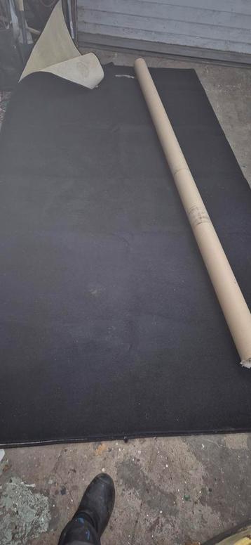 Zwart Vloerkleed - met mooie bies rondom  beschikbaar voor biedingen