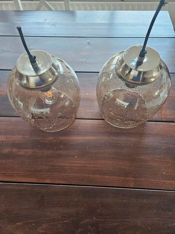 2x brons kleurige glazen hanglampen.