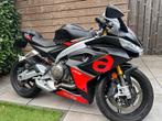 Aprilia RS660 2024 zwart 9400km 1ste eignr fabrieksgarantie, 2 cilinders, Motorrijbewijs A, 660 cc, Traction Control