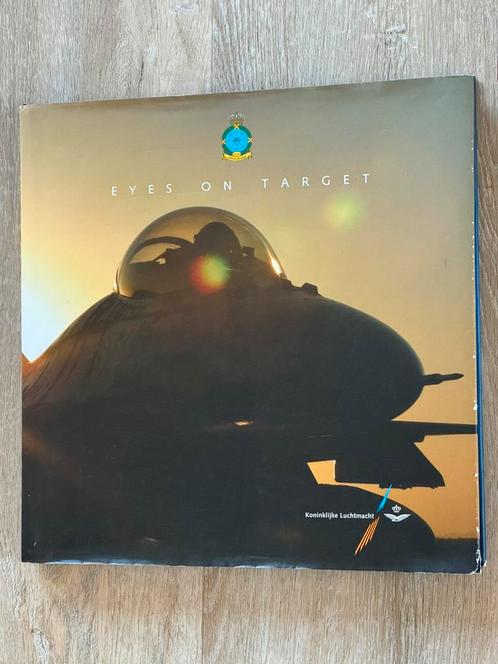 Eyes on Target vliegbasis Volkel fotoboek., Verzamelen, Luchtvaart en Vliegtuigspotten, Gebruikt, Boek of Tijdschrift, Verzenden