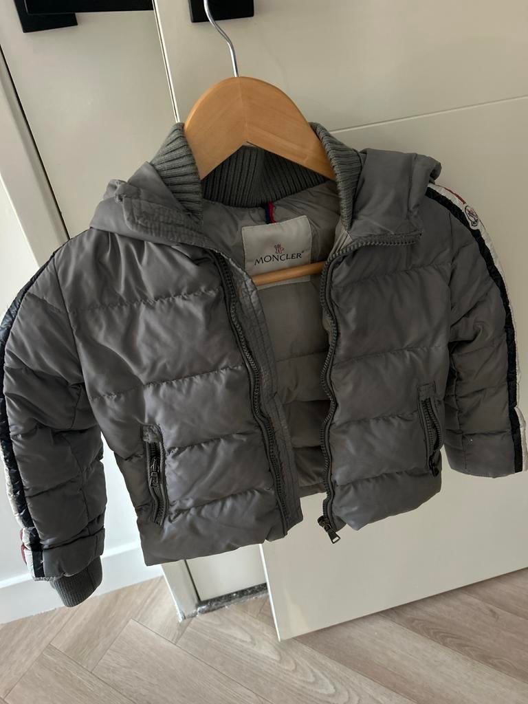 Moncler winterjas Maat 104, Ophalen of Verzenden, Zo goed als nieuw, Jongen, Overige typen