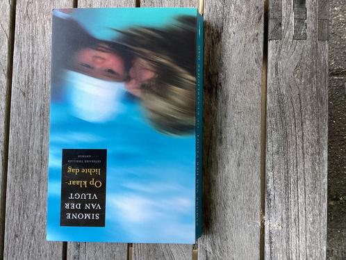 Simone van der Vlugt - Op klaarlichte dag, Boeken, Thrillers, Zo goed als nieuw, Nederland, Ophalen of Verzenden