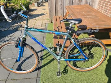 Giant 860atx mtb beschikbaar voor biedingen
