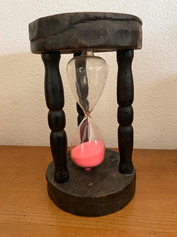 Oude zandloper in houten frame, Antiek en Kunst, Antiek | Keukenbenodigdheden, Ophalen of Verzenden