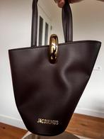 Jacquemus Le Petit Bambola Bucket Bag - Bruin, Ophalen of Verzenden, Zo goed als nieuw, Bruin, Handtas
