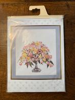 Thea Gouverneur borduurpakket 1884 lentebouquet, Ophalen of Verzenden, Zo goed als nieuw, Handborduren, Borduurpakket