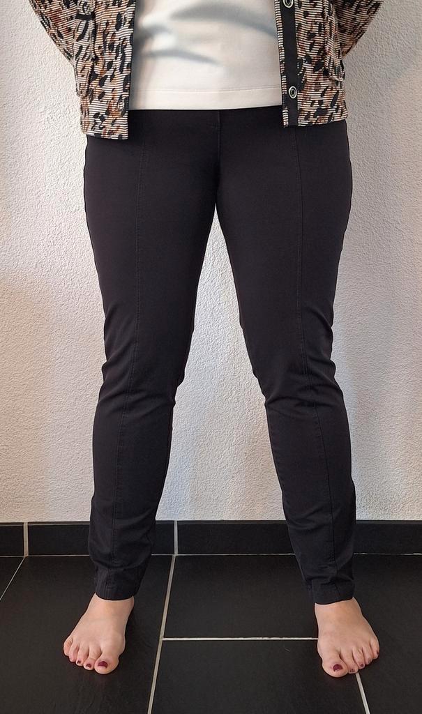 Toni zwart broek pantalon 42 Slim fit kleding mode dames, Kleding | Dames, Broeken en Pantalons, Zo goed als nieuw, Maat 42/44 (L)