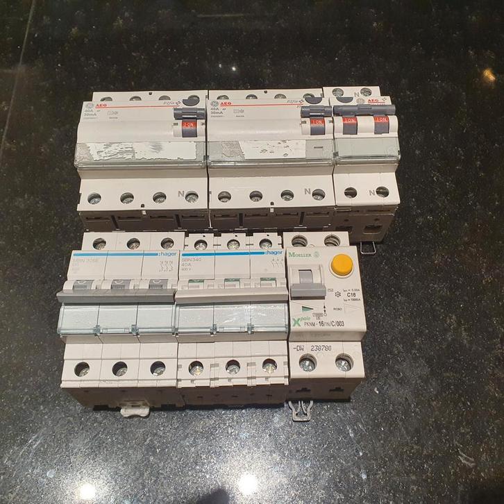Aardlekschakelaar hoofdschakelaar automaat allemat Hager, Doe-het-zelf en Verbouw, Elektra en Kabels, Gebruikt, Schakelaar, Ophalen of Verzenden