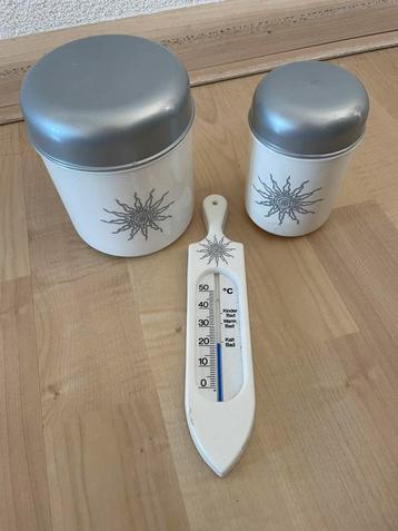 Badthermometer / wattenstaafjes potjes baby beschikbaar voor biedingen