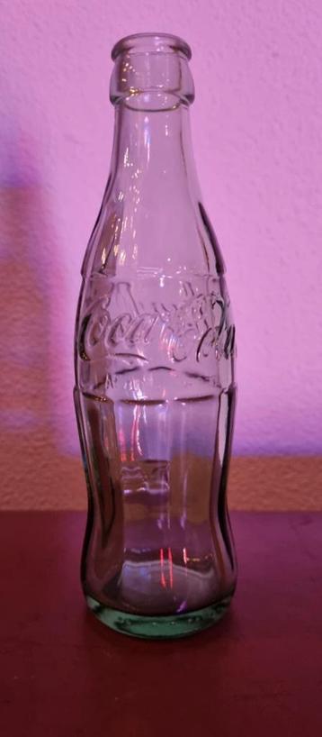 Retro, glazen Coca-Cola contour bottle  beschikbaar voor biedingen