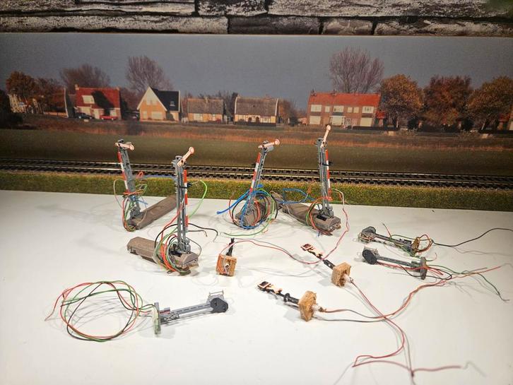 Seinen signalen verlichting N spoor trein 1:160, Hobby en Vrije tijd, Modeltreinen | N-Spoor, Gebruikt, Brug, Tunnel of Gebouw