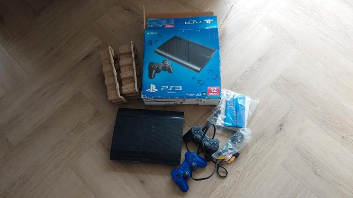 PlayStation 3, 12GB met doos, Spelcomputers en Games, Spelcomputers | Sony PlayStation 3, Gebruikt, Slim, Met 2 controllers, Ophalen of Verzenden