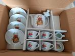 D.E KINDER THEESERVIESJE  OLLE EN APPIE  NIEUW IN DE DOOS, Ophalen of Verzenden, Nieuw, Overige stijlen, Kop(pen) en/of Schotel(s)