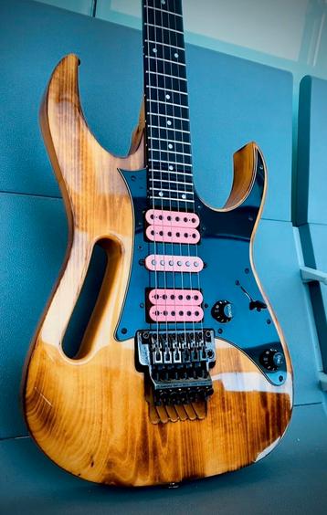 Ibanez JEM Root Beer uit 1989 in collector staat beschikbaar voor biedingen