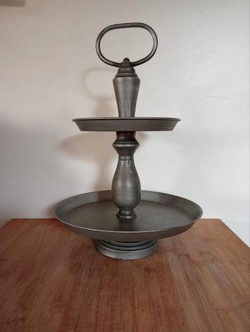 Metalen Etagère - Mooi en Groot! beschikbaar voor biedingen