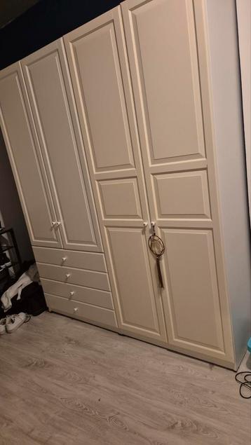 2 Grote Pax Ikea Kledingkasten - Gebroken Wit beschikbaar voor biedingen